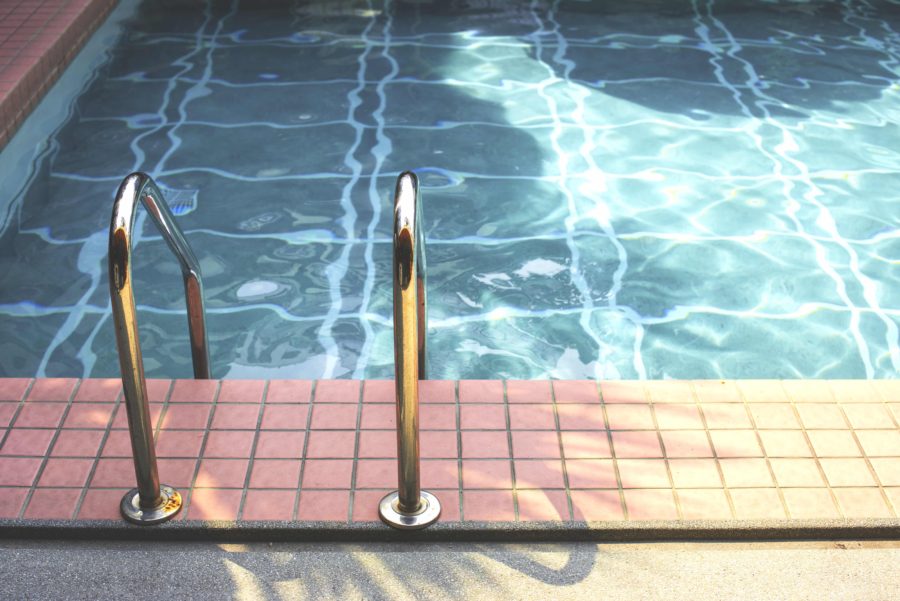 プール 水面 プールの水面